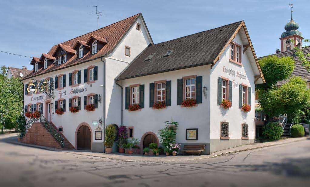 Flair Hotel Schwanen Бад-Беллинген Экстерьер фото